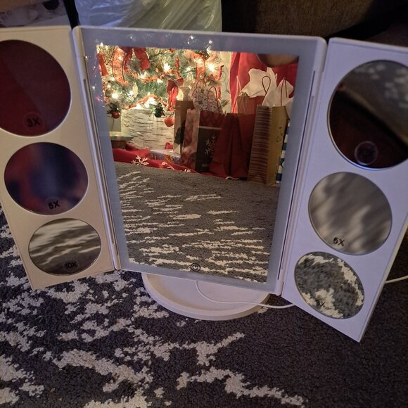 Lighted 360 Mirror- 10X - Picture 1 of 8